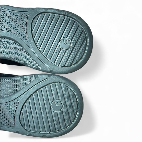 FitVille Women's Diabetic Shoes, Classic Oxford Shoes with Adjustable Strap - Picture 10 of 10